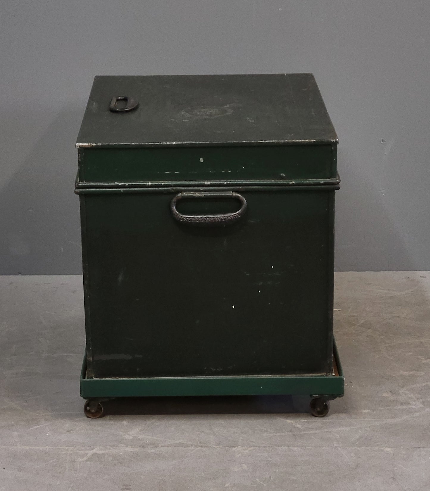 Antique English Iron Milner's Patent Fire Resisting Safe Painted Green (CH)