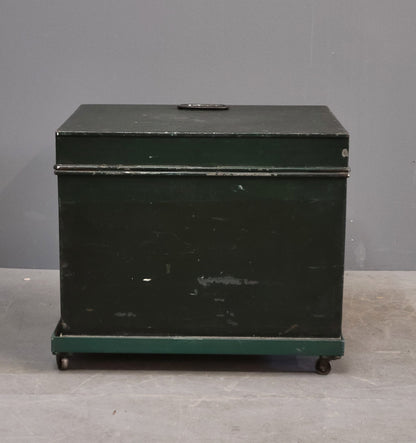 Antique English Iron Milner's Patent Fire Resisting Safe Painted Green