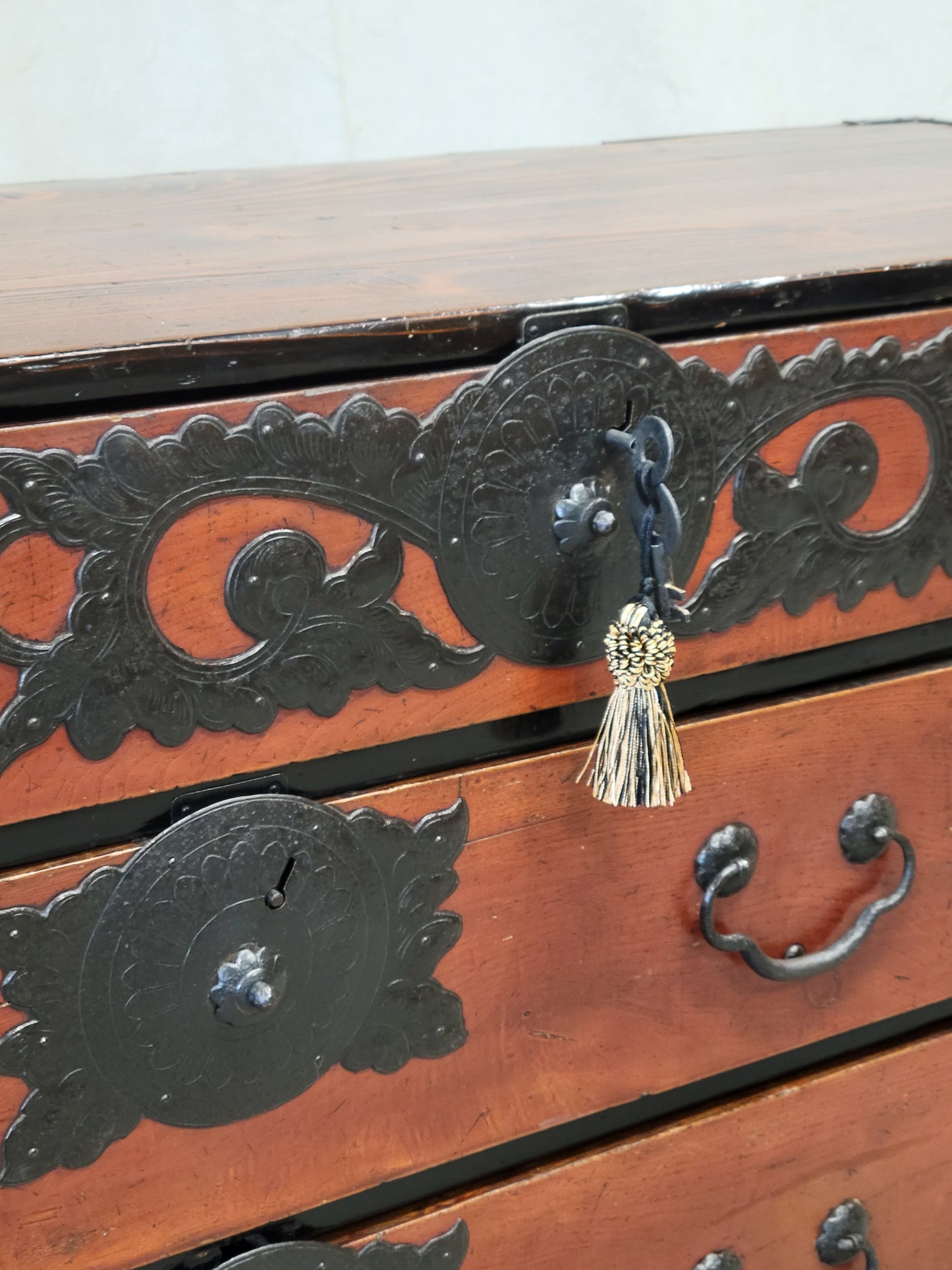 Antique Early 1900s Meiji Period Japanese Tansu Chest
