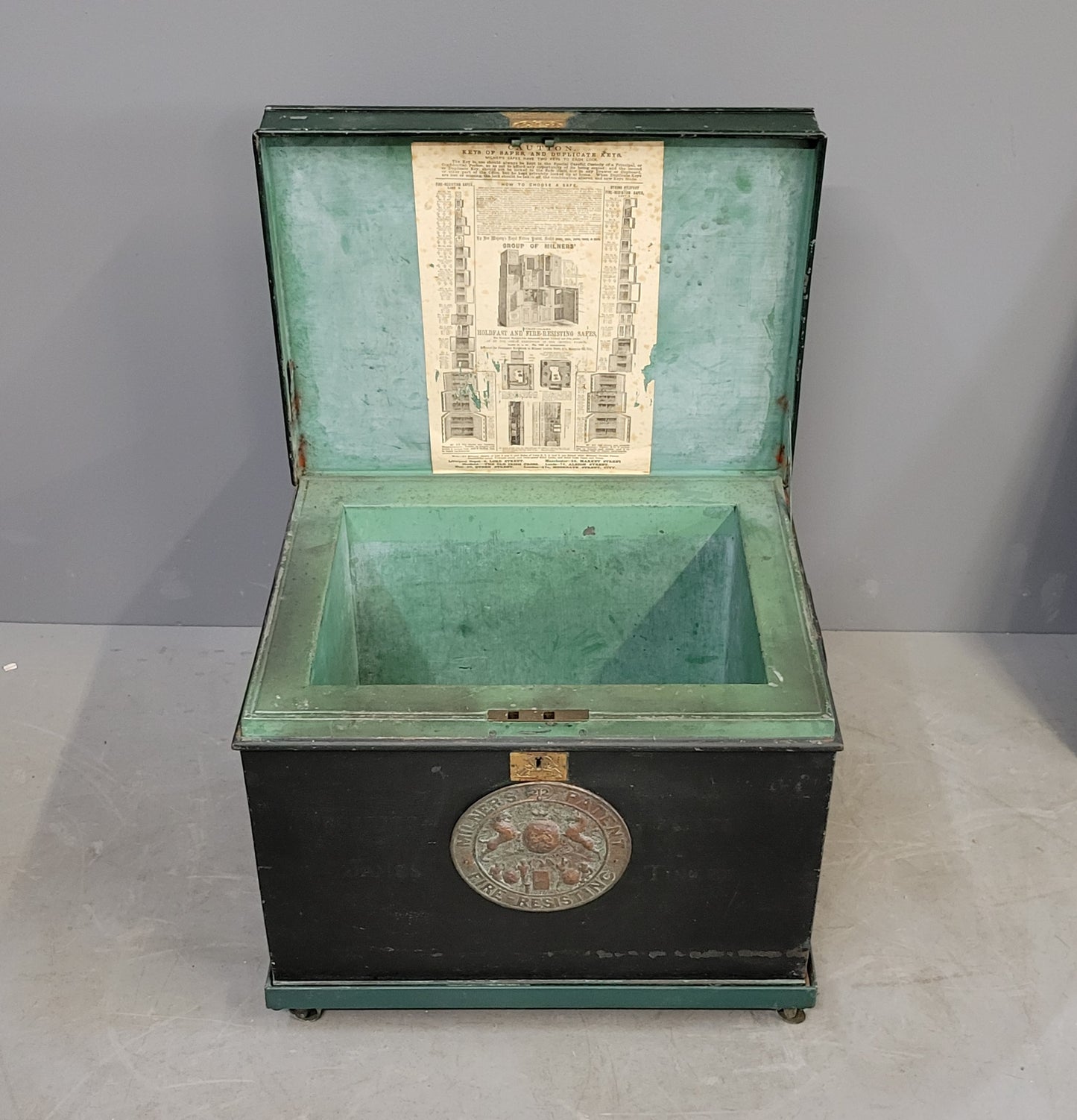 Antique English Iron Milner's Patent Fire Resisting Safe Painted Green (CH)