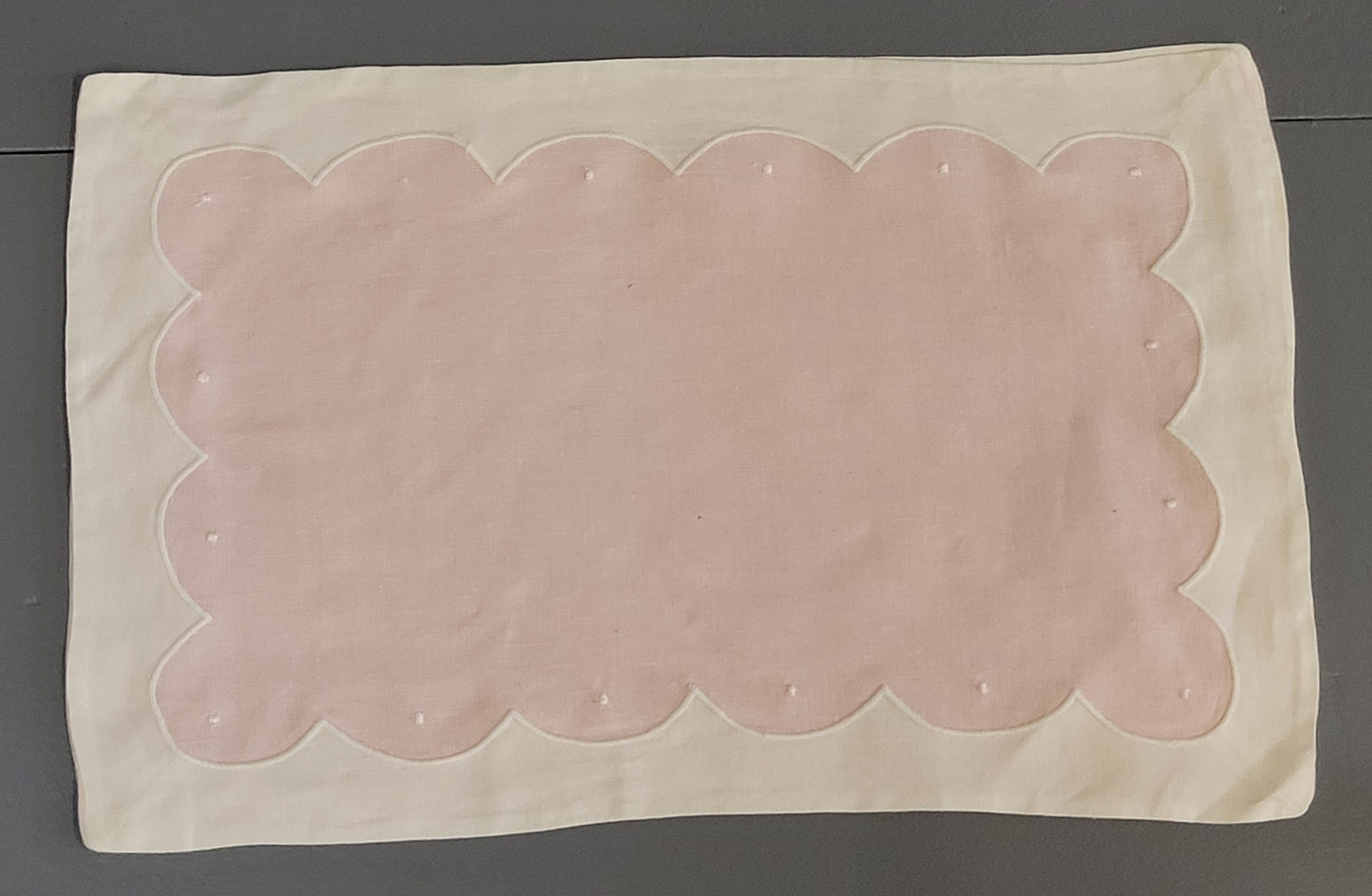 Vintage 1950s Pink and White Scallop Embroidered Linen Placemat and Napkin Set