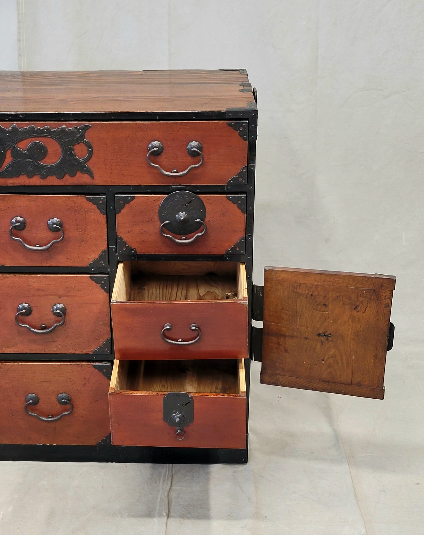 Antique Early 1900s Meiji Period Japanese Tansu Chest