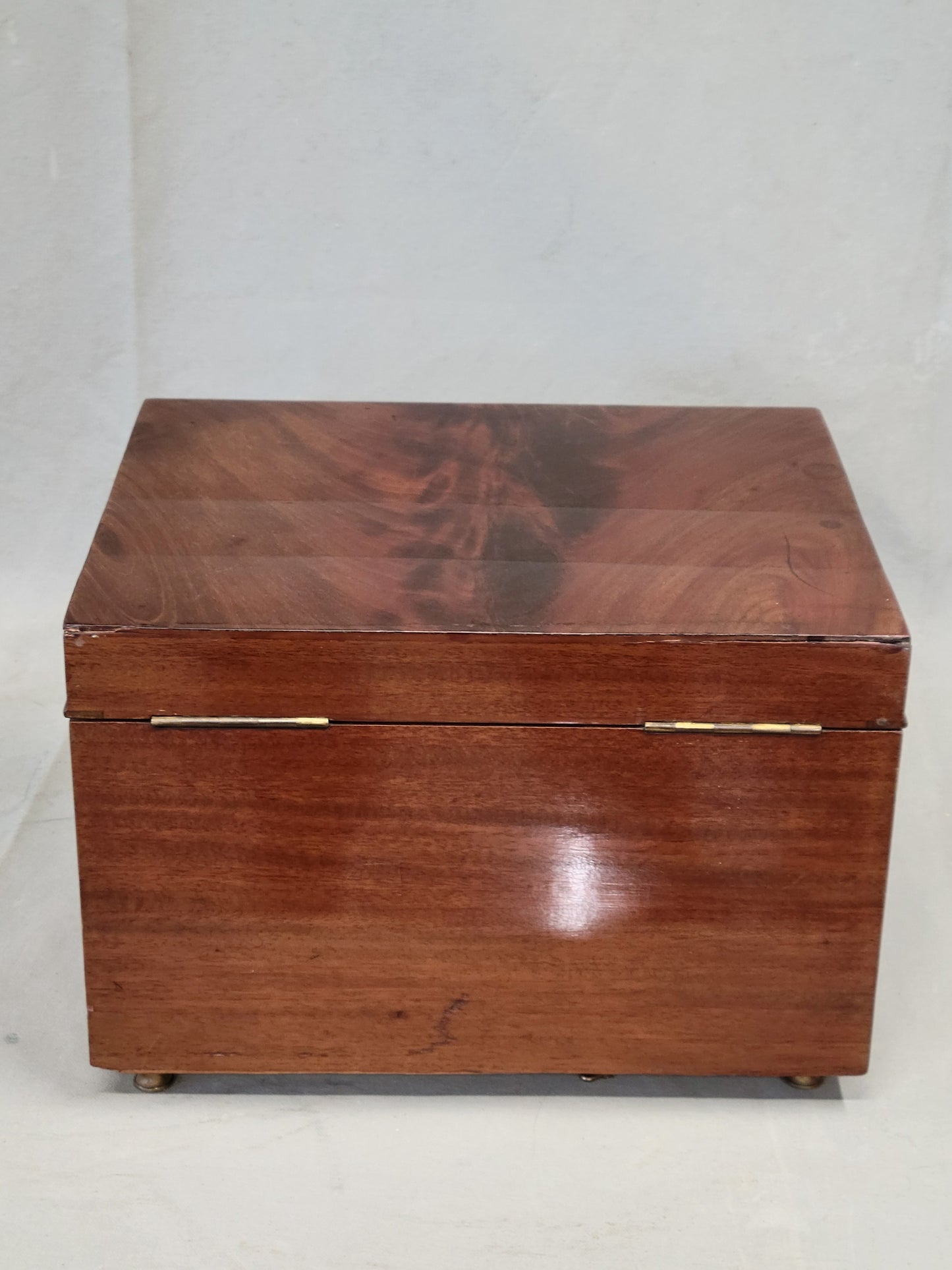 Antique English Circa 1900 Flame Mahogany Maple & Co. Ltd. Jewelry Box (RL)