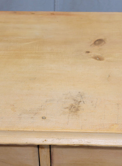 Antique English Edwardian Circa 1900 Scrubbed Pine Dresser Chest of Drawers