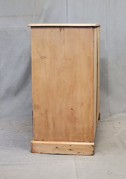 Antique English Edwardian Circa 1900 Scrubbed Pine Dresser Chest of Drawers