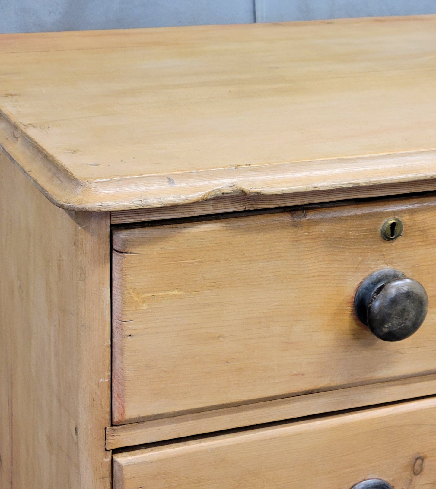 Antique English Edwardian Circa 1900 Scrubbed Pine Dresser Chest of Drawers
