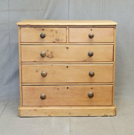 Antique English Edwardian Circa 1900 Scrubbed Pine Dresser Chest of Drawers