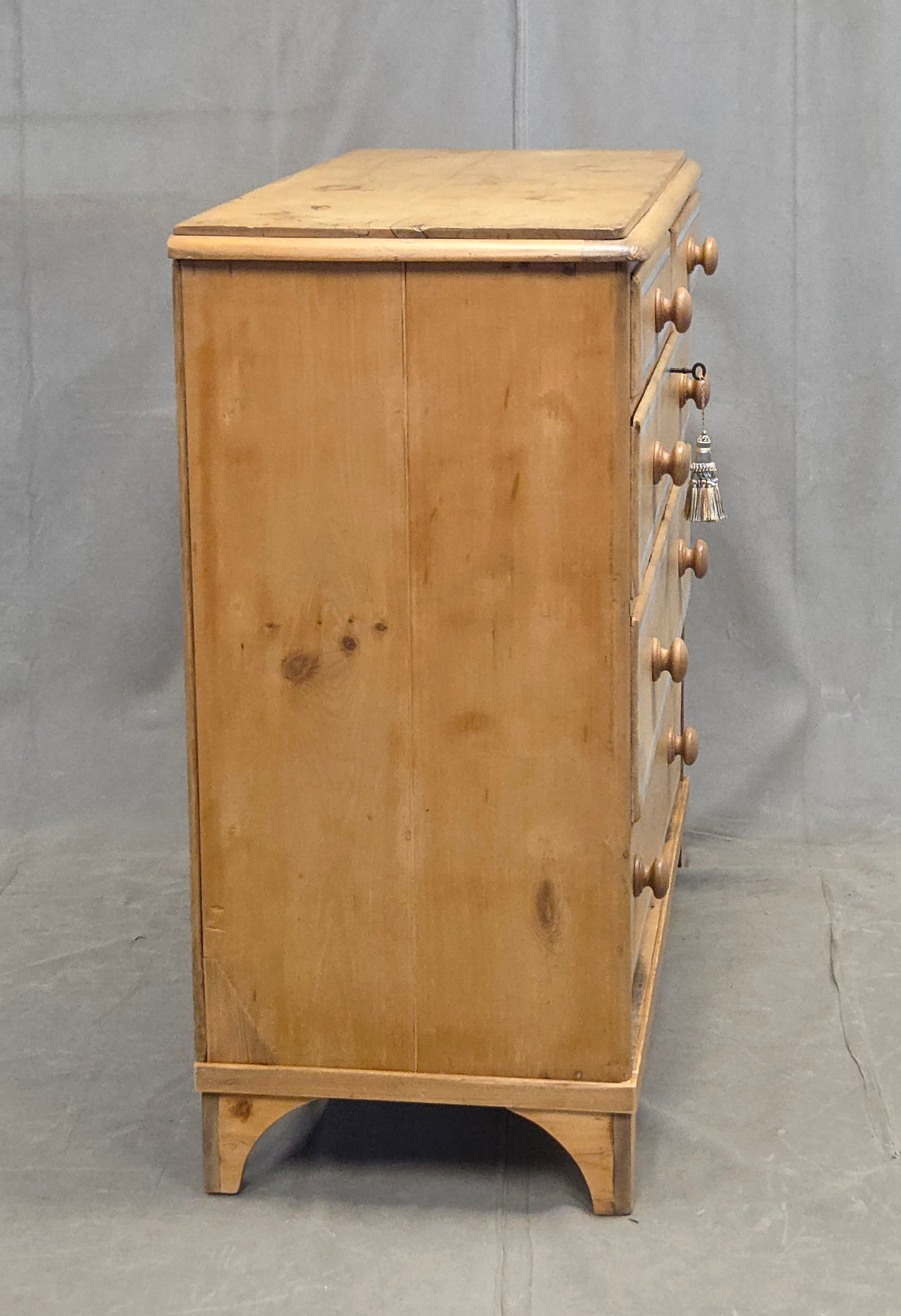 Antique English Edwardian Natural Pine Chest of Drawers with Blue French Line