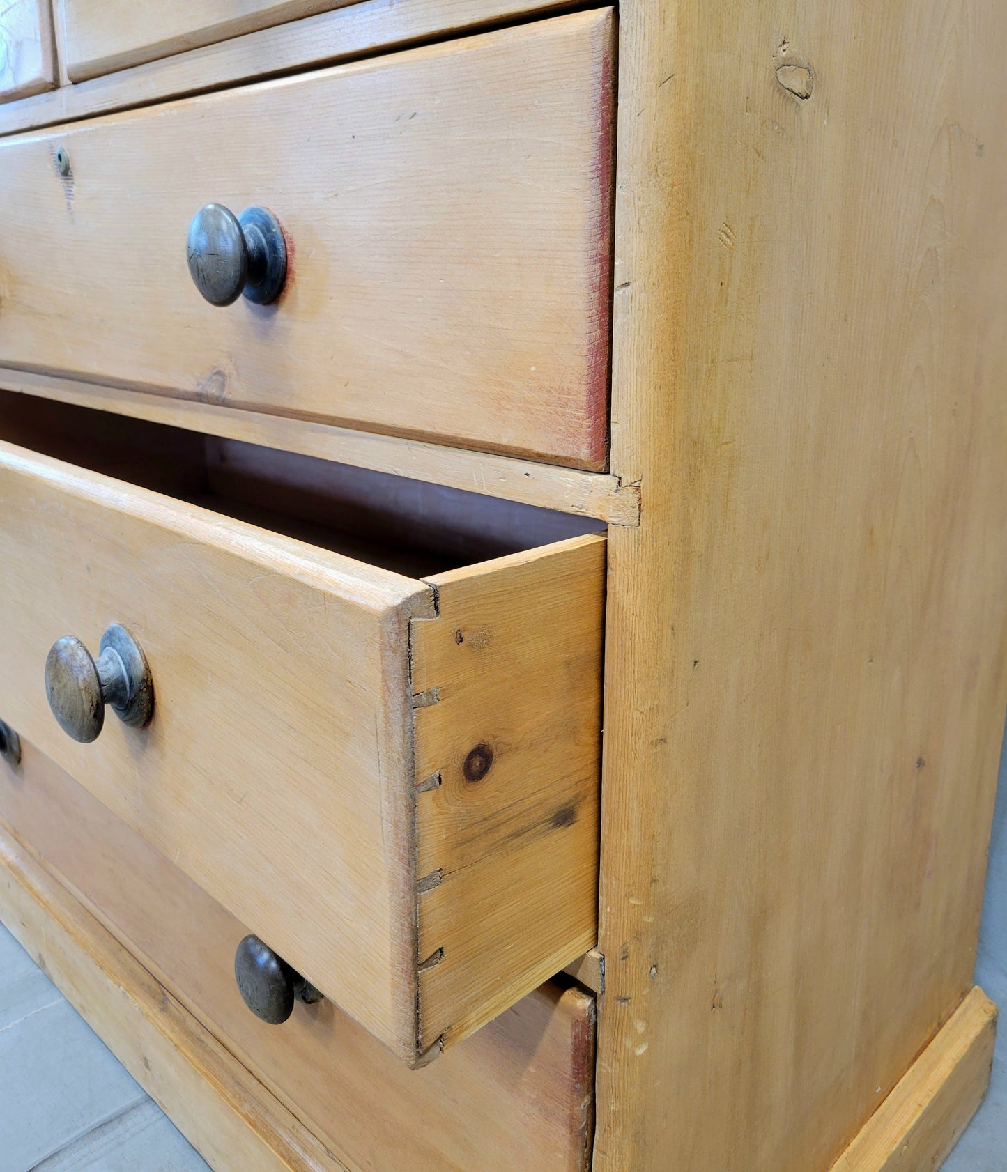 Antique English Edwardian Circa 1900 Scrubbed Pine Dresser Chest of Drawers