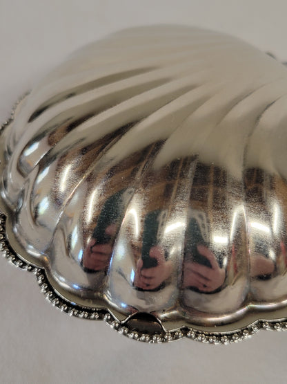 Vintage English Silver Plate Scallop Shell Butter Disk With Glass Liner and Knife