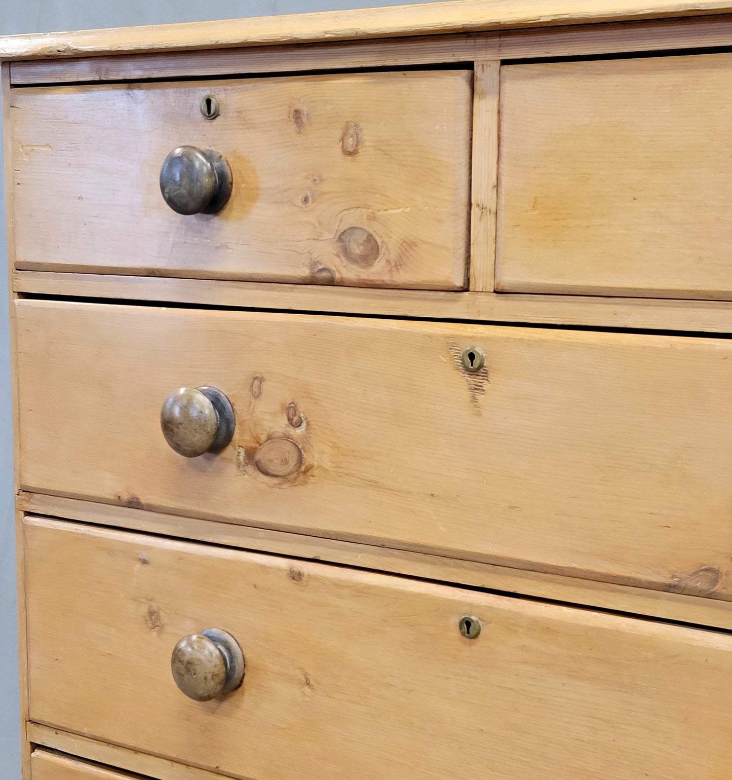 Antique English Edwardian Circa 1900 Scrubbed Pine Dresser Chest of Drawers