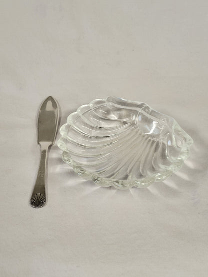 Vintage English Silver Plate Scallop Shell Butter Disk With Glass Liner and Knife