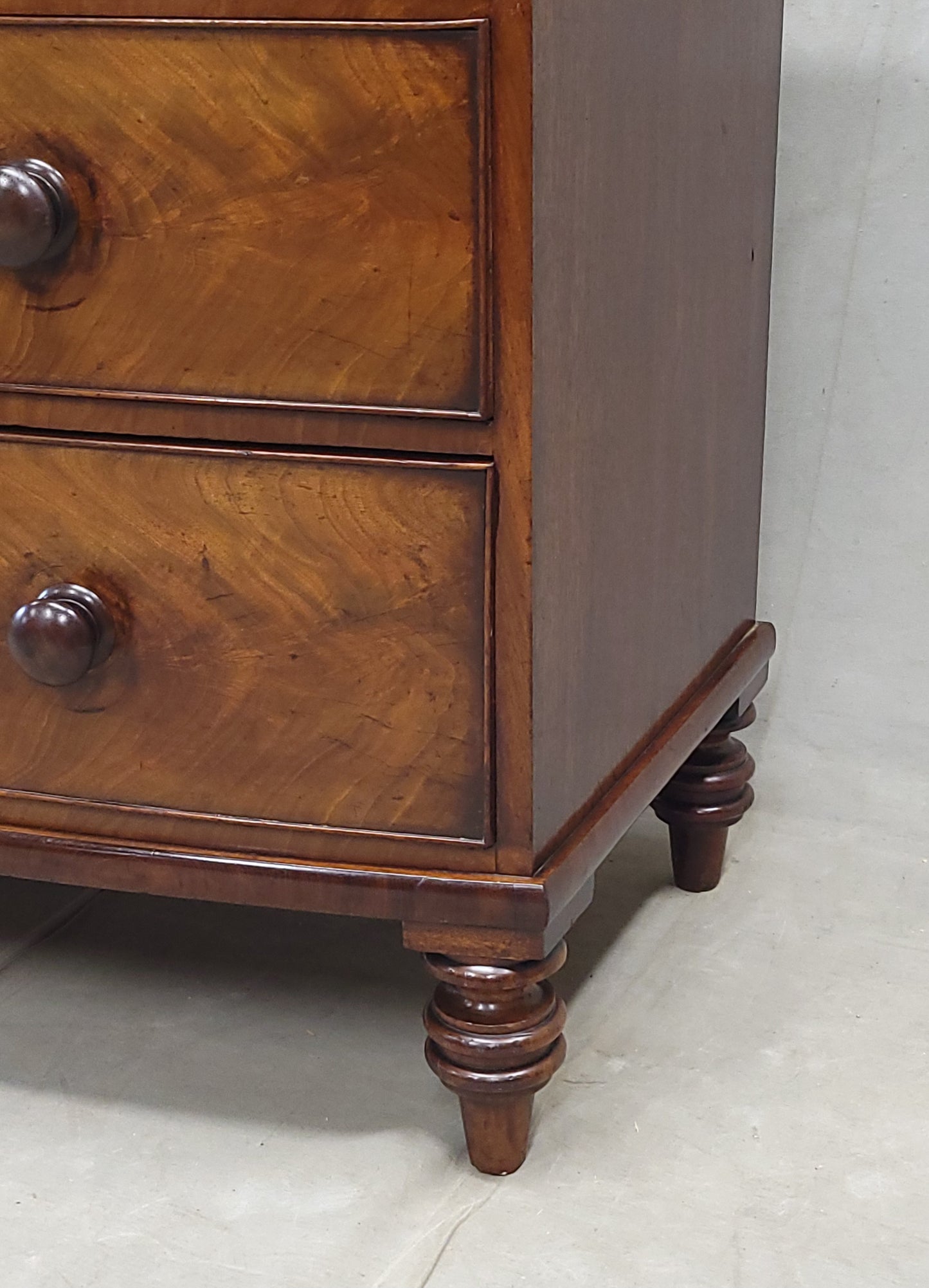 Antique English Edwardian Figured Mahogany Dresser With Original Knobs