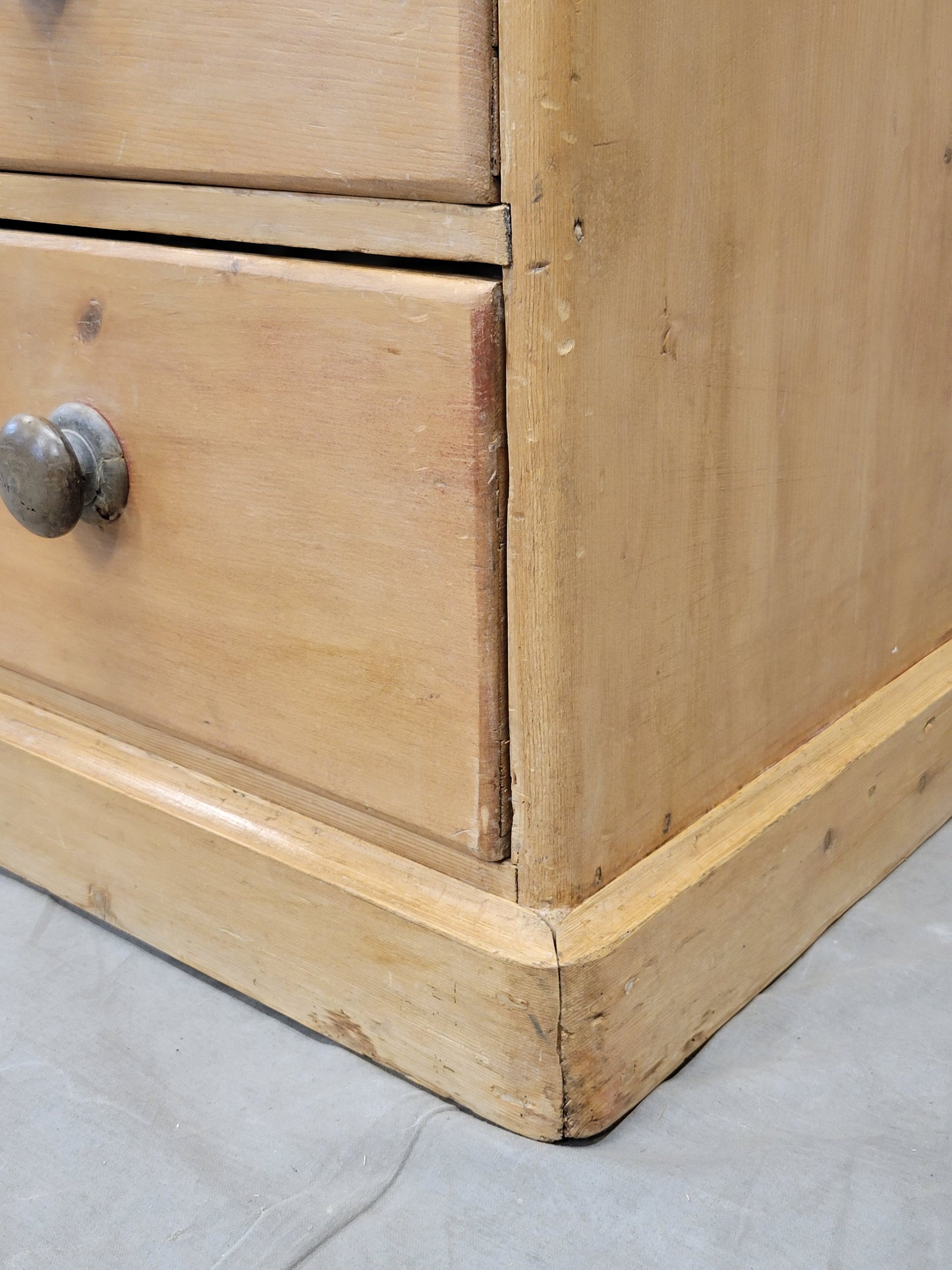 Antique English Edwardian Circa 1900 Scrubbed Pine Dresser Chest of Drawers