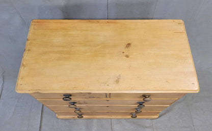 Antique English Edwardian Circa 1900 Scrubbed Pine Dresser Chest of Drawers
